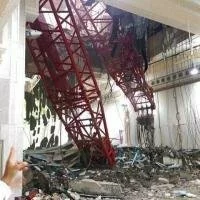 При падении крана на храм в Мекке погибли 52 человека