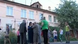 Евланов встретился с жильцами аварийных домов на ул. Калинина