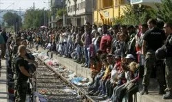 Полиция Словении остановила поезд с 200 беженцами