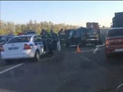 На трассе М-4 «Дон» в столкновении иномарки и грузовика пострадали два человека